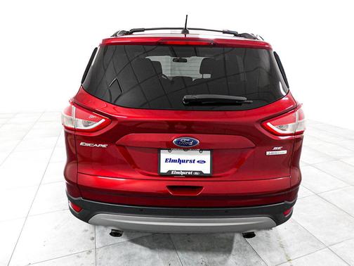 Ruby Red Metallic 2016 Ford Escape SE