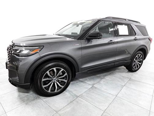 Gray 2026 Ford Explorer ST-Line