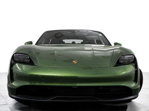 Mamba Green Metallic 2023 Porsche Taycan 4S