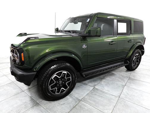 Green Metallic 2025 Ford Bronco Outer Banks