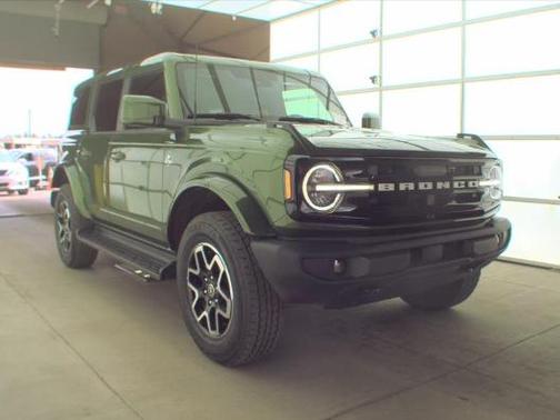 Green Metallic 2025 Ford Bronco Outer Banks