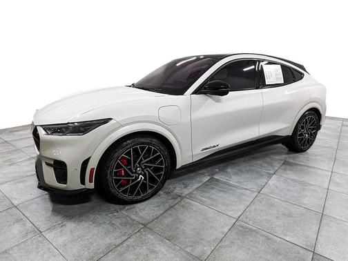 Star White Metallic Tri-Coat 2023 Ford Mustang Mach-E GT