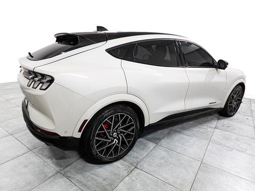 Star White Metallic Tri-Coat 2023 Ford Mustang Mach-E GT