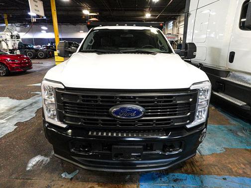 Oxford White 2024 Ford F-450 XL