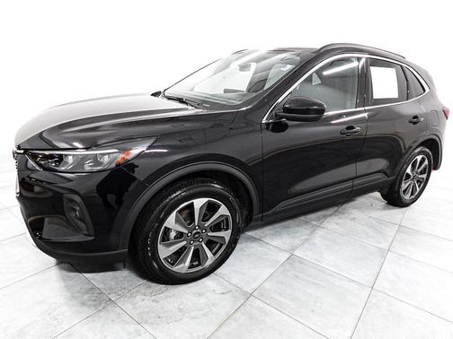 Agate Black Metallic 2025 Ford Escape Platinum