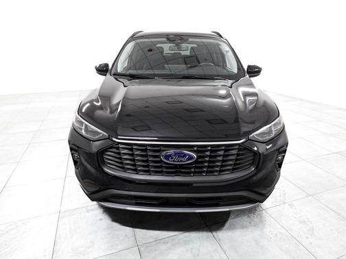 Agate Black Metallic 2025 Ford Escape Platinum