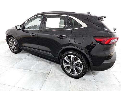 Agate Black Metallic 2025 Ford Escape Platinum