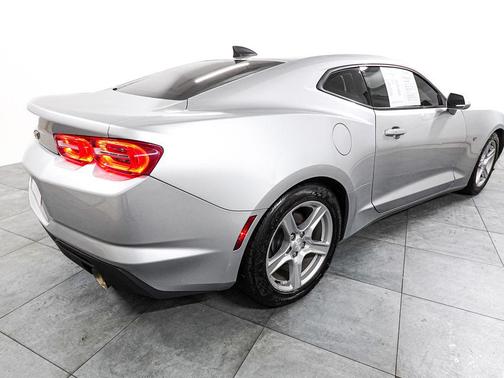 Silver Ice Metallic 2019 Chevrolet Camaro 1LT