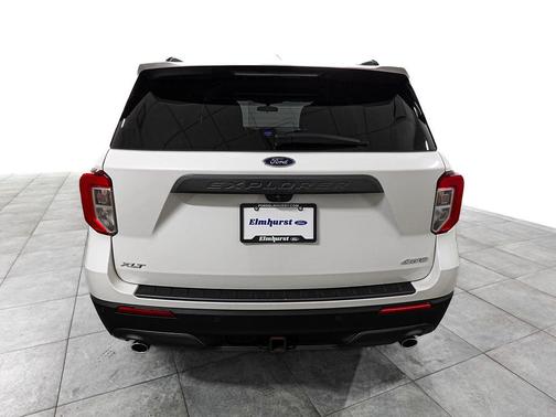 Star White Metallic Tri-Coat 2024 Ford Explorer XLT