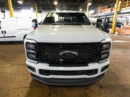 Avalanche 2025 Ford F-250 Lariat