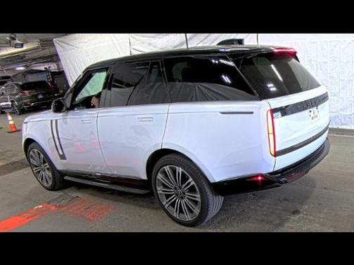 Fuji White 2024 Land Rover Range Rover P530 SE