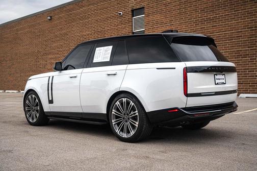 Fuji White 2024 Land Rover Range Rover P530 SE