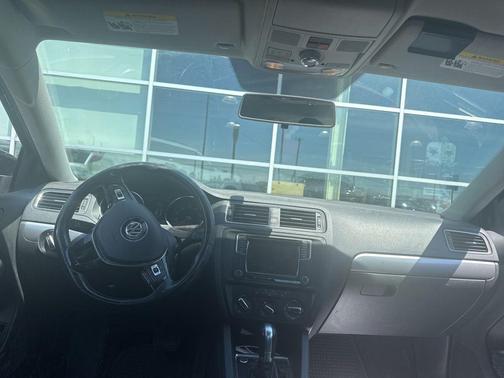Black 2017 Volkswagen Jetta 1.4T SE
