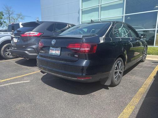Black 2017 Volkswagen Jetta 1.4T SE