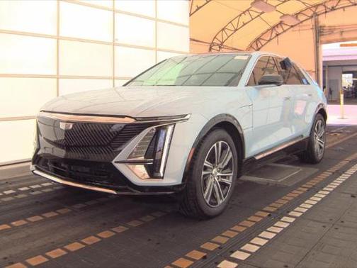 Nimbus Metallic 2024 Cadillac LYRIQ Luxury