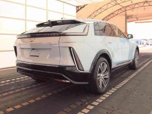 Nimbus Metallic 2024 Cadillac LYRIQ Luxury