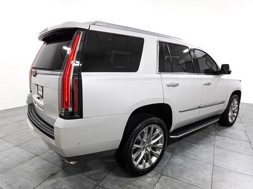 Crystal White Tricoat 2020 Cadillac Escalade Luxury
