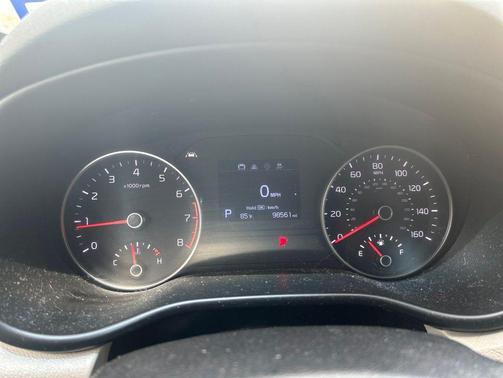 Sparkling Silver 2021 Kia Sportage LX