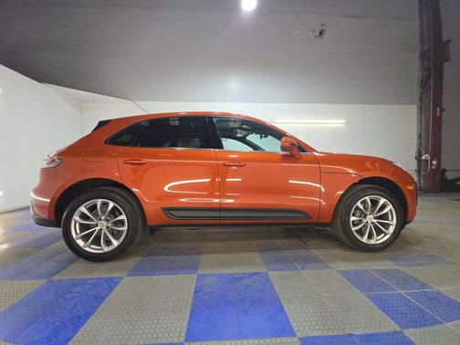 Papaya Metallic 2023 Porsche Macan Macan