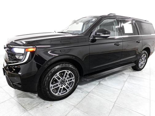 Black Metallic 2025 Ford Expedition Max Active 4x4