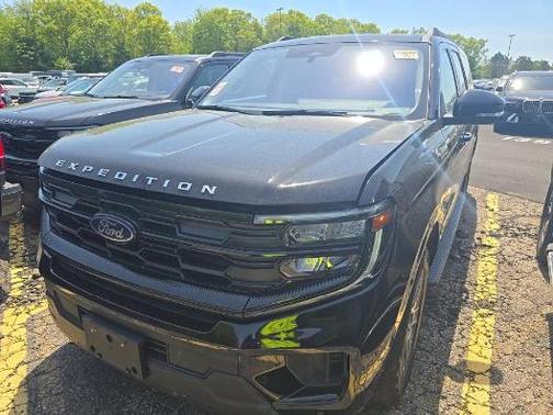 Black Metallic 2025 Ford Expedition Max Active 4x4