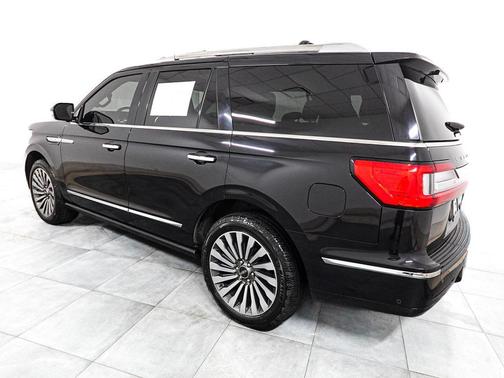 Infinite Black Metallic 2019 Lincoln Navigator Reserve