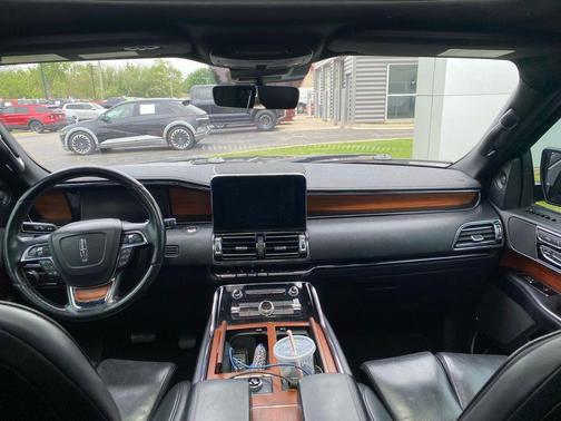 Infinite Black Metallic 2019 Lincoln Navigator Reserve
