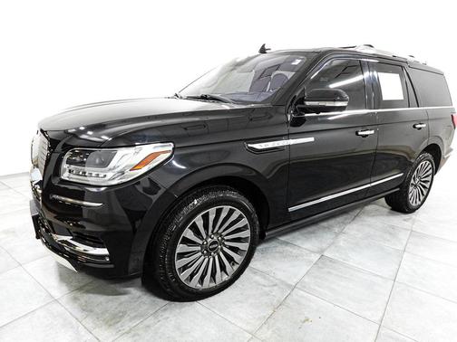 Infinite Black Metallic 2019 Lincoln Navigator Reserve