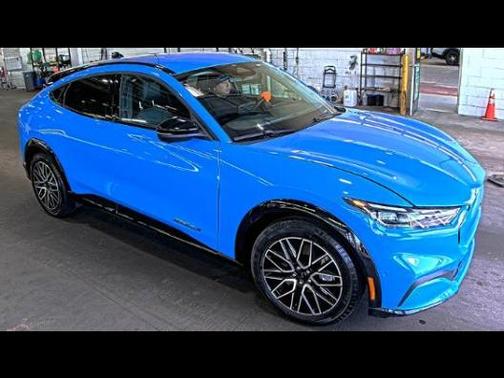 Grabber Blue Metallic 2024 Ford Mustang Mach-E Premium
