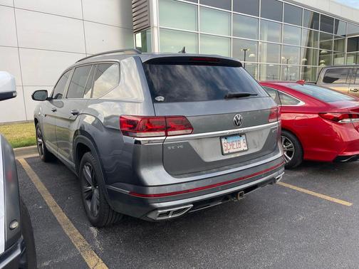Platinum Gray Metallic 2021 Volkswagen Atlas 3.6L SE w/Technology