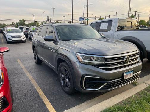 Platinum Gray Metallic 2021 Volkswagen Atlas 3.6L SE w/Technology