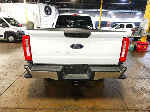 Oxford White 2026 Ford F-350 XLT