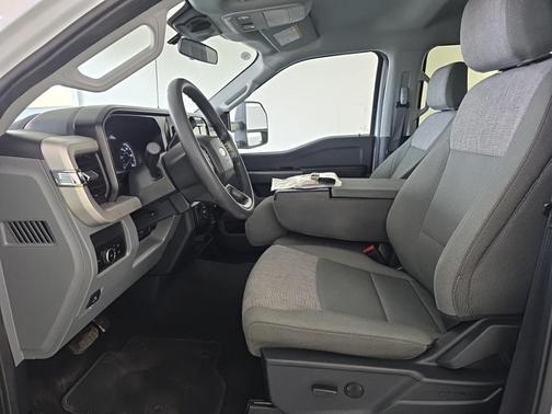 Oxford White 2026 Ford F-350 XLT