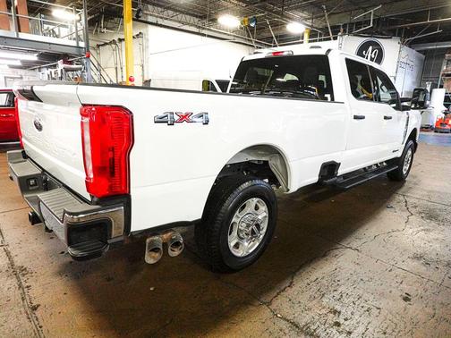 Oxford White 2026 Ford F-350 XLT