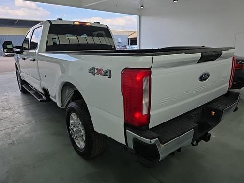 Oxford White 2026 Ford F-350 XLT