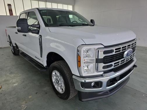 Oxford White 2026 Ford F-350 XLT