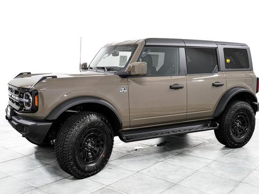 Gray 2026 Ford Bronco Outer Banks