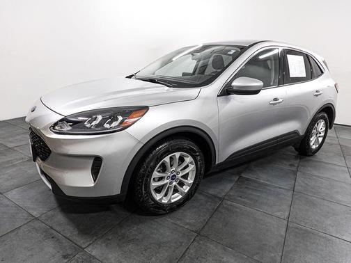 Ingot Silver Metallic 2020 Ford Escape SE