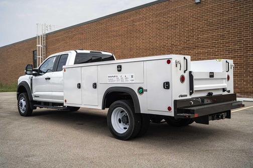 Oxford White 2026 Ford F-450 DRW