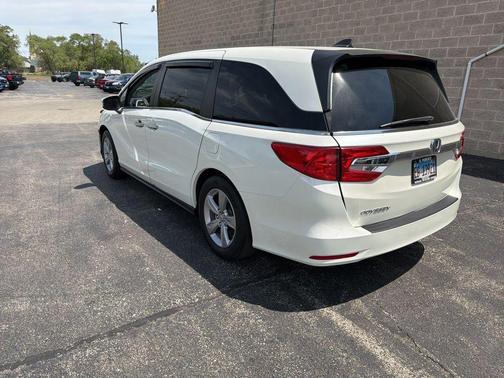 White Diamond Pearl 2019 Honda Odyssey EX-L