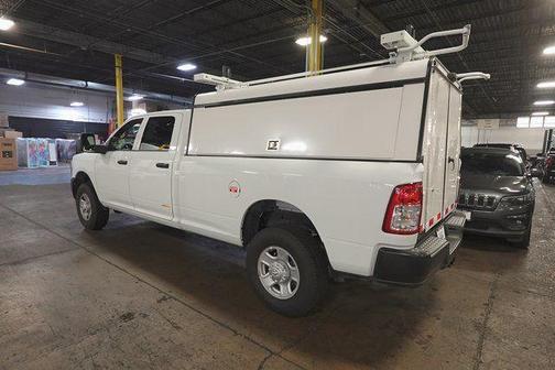 2023 RAM 3500 Tradesman Crew Cab 4x4 8' Box