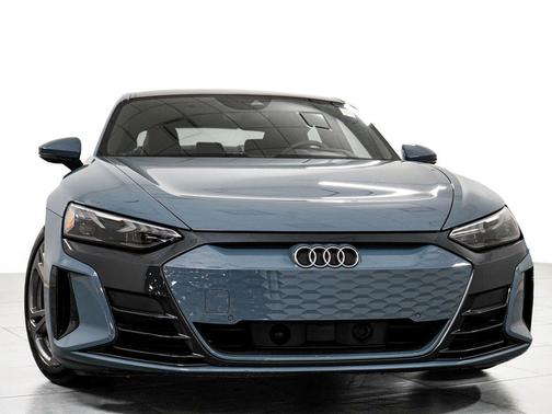 Kemora Gray Metallic 2023 Audi e-tron GT Premium Plus quattro