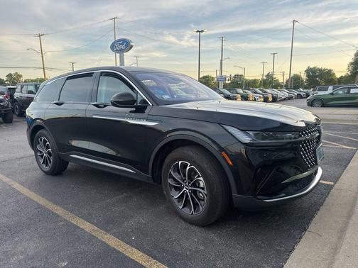 Black Metallic 2025 Lincoln Nautilus Premiere