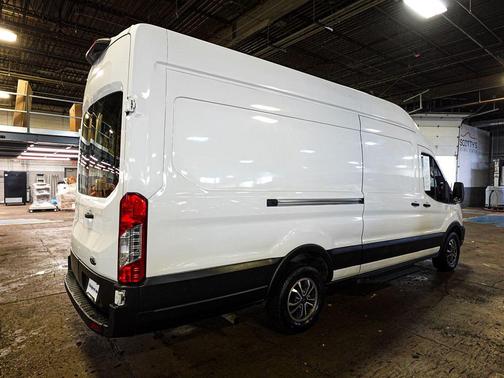 Oxford White 2022 Ford Transit-250 Base