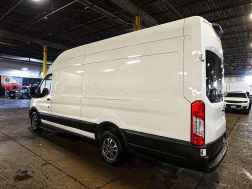 Oxford White 2022 Ford Transit-250 Base