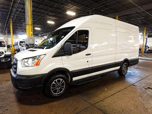 Oxford White 2022 Ford Transit-250 Base
