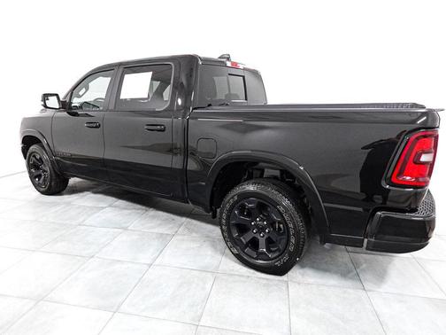 Diamond Black Crystal Pearlcoat 2025 RAM 1500 Big Horn/Lone Star