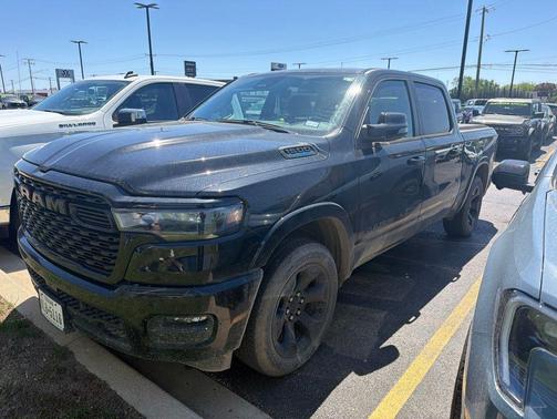Diamond Black Crystal Pearlcoat 2025 RAM 1500 Big Horn/Lone Star