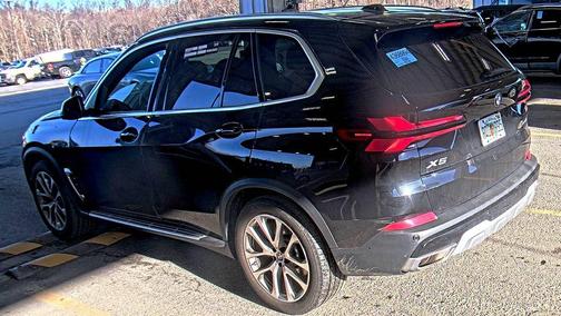 Black Sapphire Metallic 2024 BMW X5 xDrive40i