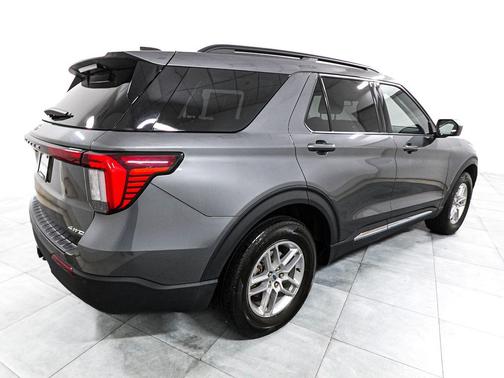 Carbonized Gray Metallic 2025 Ford Explorer Active